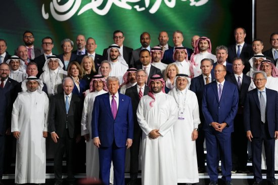  美国科技巨头波斯湾投资热潮，转眼间化为地缘冲突下的高风险赌注。 IT技术 美国科技巨头波斯湾投资热潮，转眼间化为地缘冲突下的高风险赌注。 IT技术 美国科技巨头波斯湾投资热潮，转眼间化为地缘冲突下的高风险赌注。 IT技术 美国科技巨头波斯湾投资热潮，转眼间化为地缘冲突下的高风险赌注。 IT技术