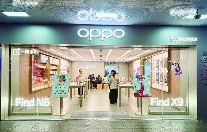 手机终端价格波动加剧；上游芯片成本高位运行，厂商集体寻求平衡之道。