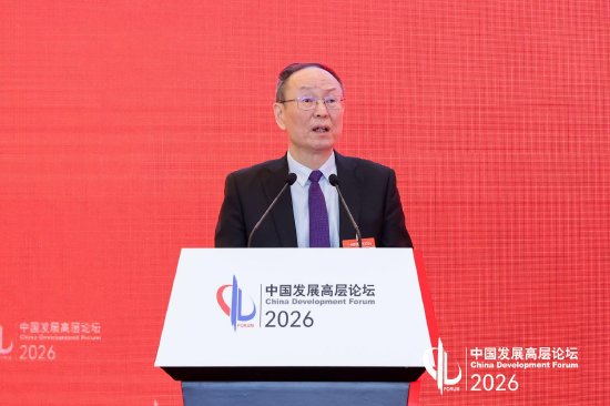 王一鸣展望未来；服务消费迅猛发展期即将来临。