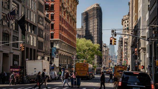 平安中信两银行年报出炉；净息差企稳信号清晰可见；行业经营环境边际改善值得期待。