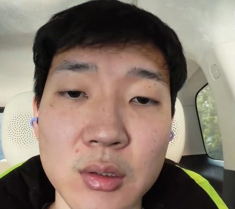  禁足球员张浩再次发声；职业运动员维权之路充满坎坷；坚持信念面对现实。 体育新闻