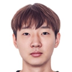  禁足球员张浩再次发声；职业运动员维权之路充满坎坷；坚持信念面对现实。 体育新闻