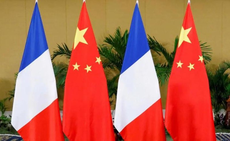  【深度探讨】马克龙的“变脸”背后，究竟藏着怎样的国际博弈逻辑？ 情感心理