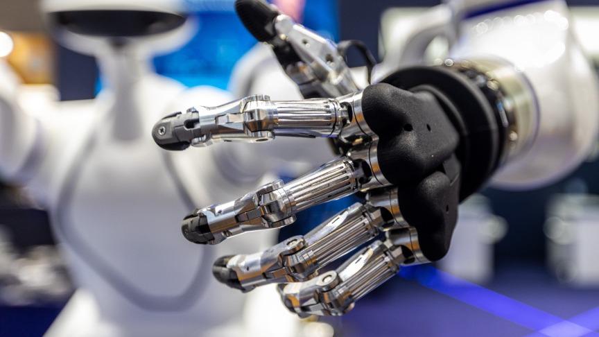  智能变革下的职业焦虑：从技术冲击中寻找个人价值重塑之路 情感心理