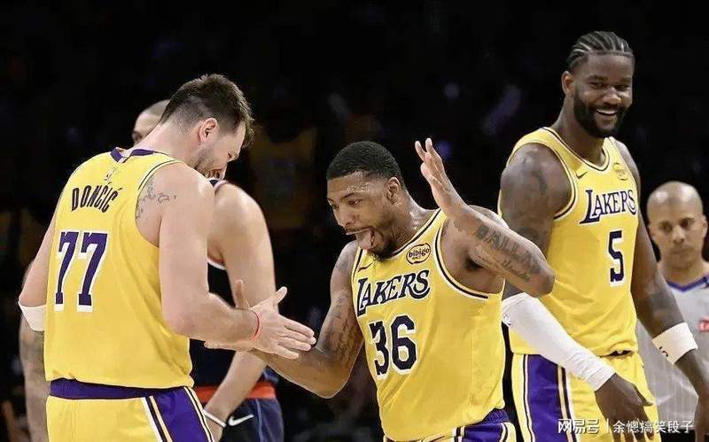  【战术复盘】湖人困局的技术根源：雷迪克体系的三大结构性缺陷 体育新闻