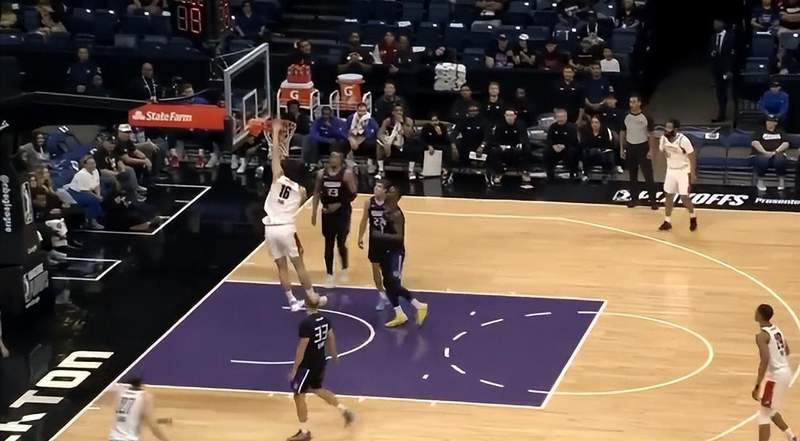  【技术解码】杨瀚森G联赛准两双数据背后的战术价值与技术演进 体育新闻