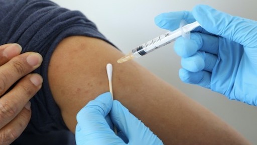  当「健康光环」遇上调查令：一个高端运动品牌正在经历什么？ 情感心理