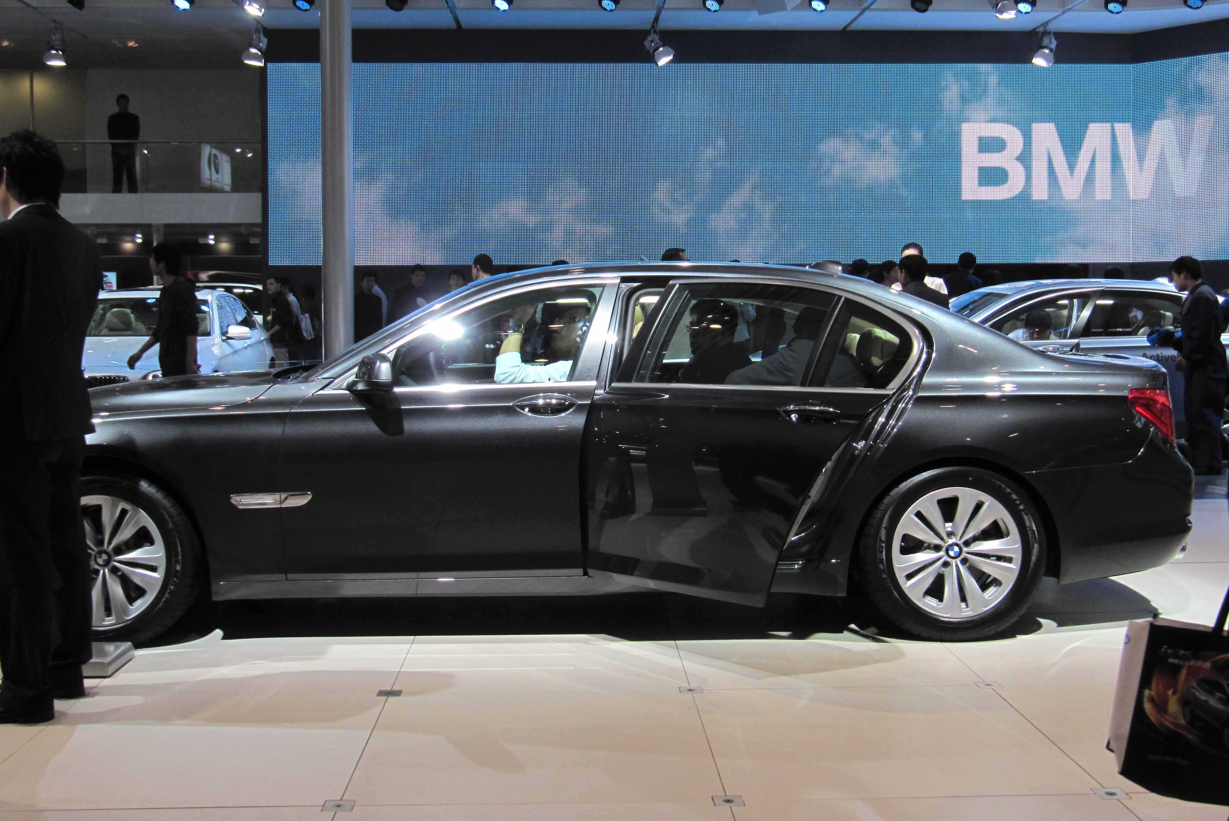  当「健康光环」遇上调查令：一个高端运动品牌正在经历什么？ 情感心理