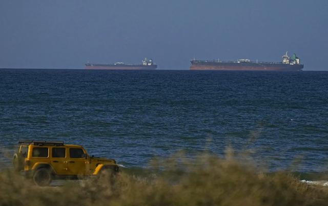  【战略深度】霍尔木兹反封锁：特朗普的石油绞杀战与伊朗的结构性死穴 新闻